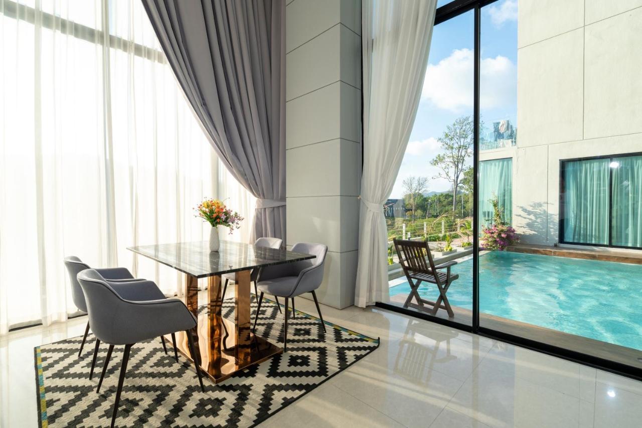 Căn hộ Luxe Duplex With Pool Access, Viva A101 Patong