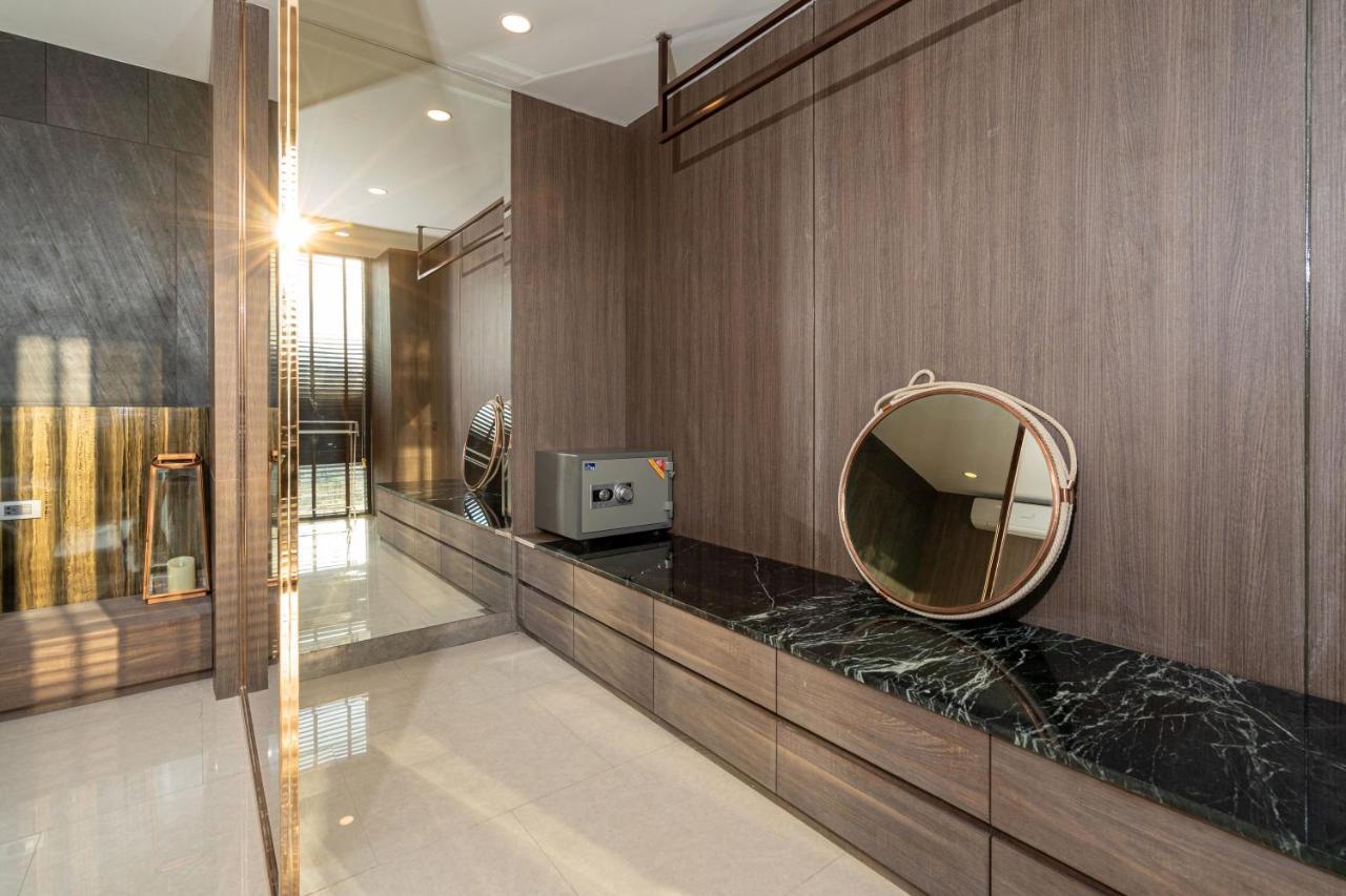 Căn hộ Luxe Duplex With Pool Access, Viva A101